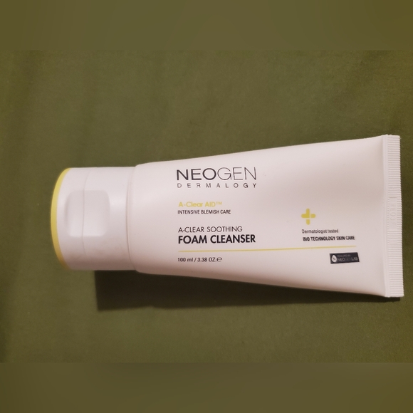 2/$25 NEOGEN DERMALOGY A-CLEAR AID SOOTHING FOAM CLEANSER - Picture 2 of 3